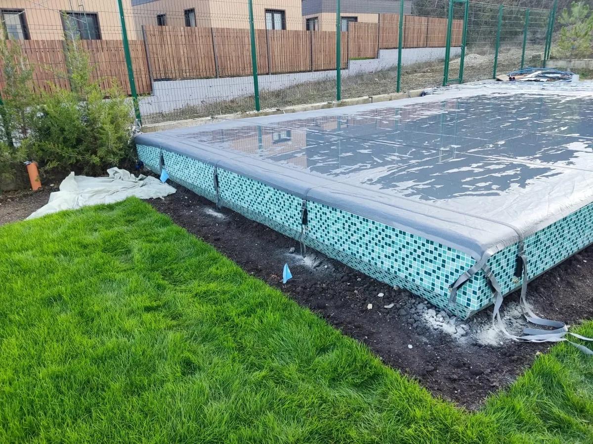 Батутное покрывало на бассейне в Первоуральске